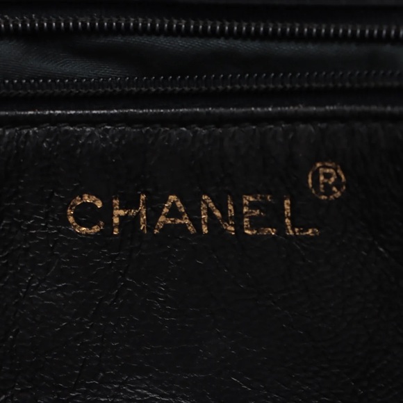 Authentic CHANEL black lambskin fringe vintage crossbody - Picture 4 of 11